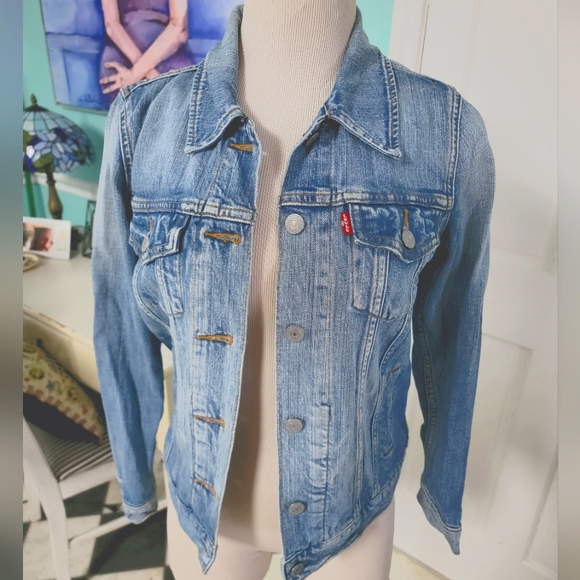 Levi's Denim Jacket - Picture 1 of 12
